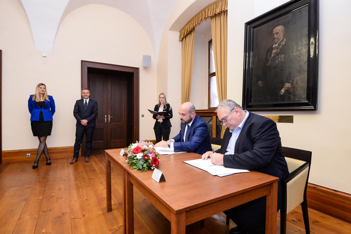 Podpis memoranda (fotografie: M. Pecuch)