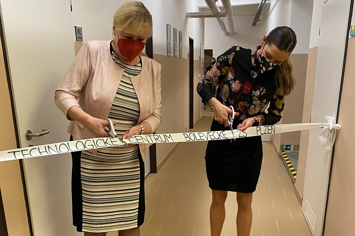 Řemeslo má zlaté dno. Plzeň chce vést děti k&nbsp;technice. Město otevřelo první technologické centrum