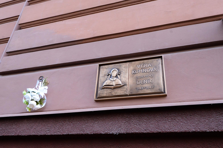 Commemorative plaque unveiled (photo: M. Pecuch)