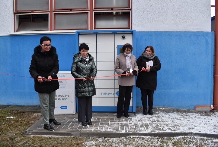 První výdejní bibliobox v Plzni už je v provozu. Funguje nonstop