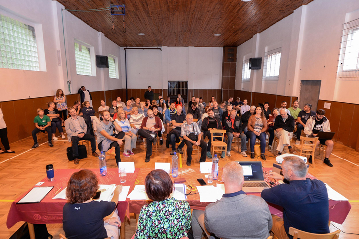 Debata s občany na Valše (fotografie: M. Pecuch)